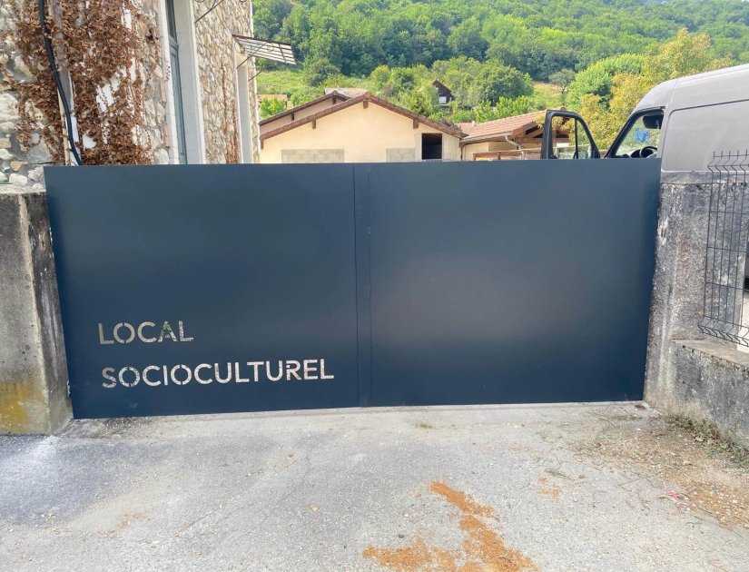 Réalisation et pose d'un portail à SAINTE MARIE D'ALLOIX (38)