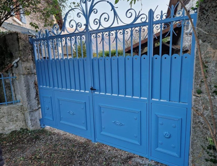 Fabrication et pose d'un portail chez un particulier
