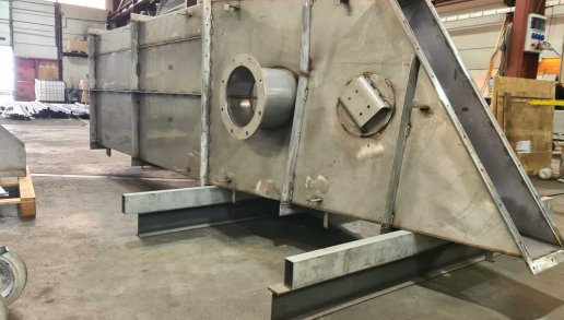 Fabrication d'une trémie avec auge pour vis sans fin en inox